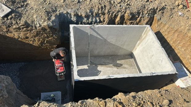 Profesjonalny montaż szamba betonowego z certyfikatem  w Czarnej Wodzie